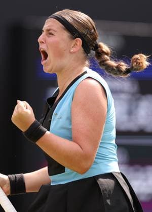 Mandatory Credit: Photo by Ryan Browne Shutterstock (13977110bb) Jelena Ostapenko of Latvia celebrates winning the Rothesay Classic Trophy. Rothesay Classic, Day Seven, Tennis, Edgbaston Priory Club, Birmingham, UK - 25 Jun 2023 Rothesay Classic, Day Seven, Tennis, Edgbaston Priory Club, Birmingham, UK - 25 Jun 2023 Copyright: xRyanxBrowne Shutterstockx 13977110bb