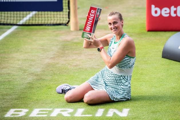 Bett1 Open WTA 500 Berlin, 24 06 2023 Petra Kvitova Czech Republic celebrates the title and raises the trophy Bett1 Open Final WTA 500 Steffi Graf Stadium, Rot Weiss Tennis Club, Berlin, 24 06 2023 Bett1Open Copyright: xBEAUTIFULxSPORTS LucianoxLimax