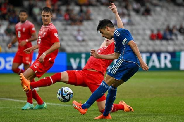 Italy U21, U 21 ¢& x80;& x99;s Fabiano Parisi crossing during the first qualifying round UEFA European Under-21 Championship 2023 soccer match Italy U21 vs. Swiss U21 at the Cluj Arena stadium in Cluj Napoca, Romania, 25nd of June 2023  Copyright: xVinnyxOrlando IPAxSportx xipa-agx xIPAxSportx 0 IPA_IPA38874628
