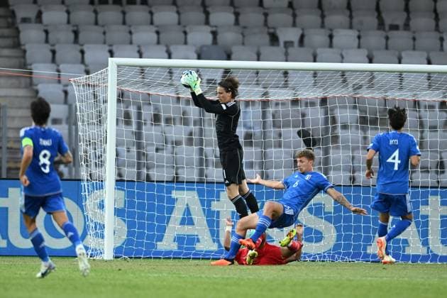 Marco Carnesecchi (Italy U21, U 21 Matteo Lovato (Italy U21) during the UEFA Under 21 Championship Georgia-Romania 2023 match between Switzerland 2-3 Italy at Cluj Arena on June 25, 2023 in Cluj-Napoca, Romania. Noxthirdxpartyxsales  (222672000)