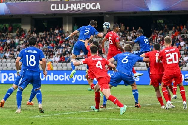 Italy U21, U 21 ¢& x80;& x99;s Giorgio Scalvini overhead kick during the first qualifying round UEFA European Under-21 Championship 2023 soccer match Italy U21 vs. Swiss U21 at the Cluj Arena stadium in Cluj Napoca, Romania, 25nd of June 2023  Copyright: xVinnyxOrlando IPAxSportx xipa-agx xIPAxSportx 0 IPA_IPA38878084