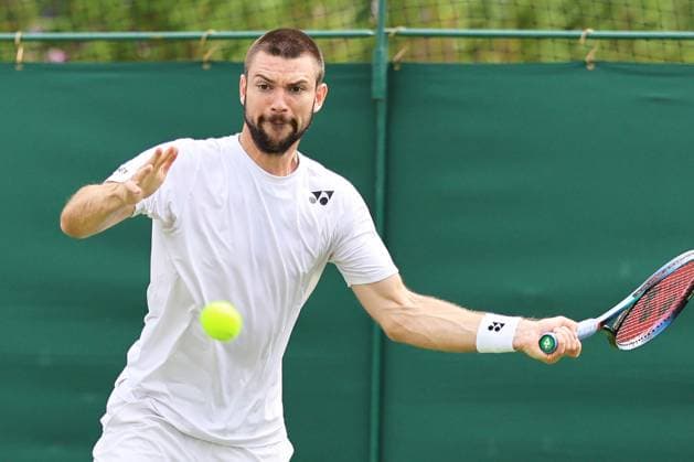 TENNIS - Wimbledon 2023 LONDON,ENGLAND,26.JUN.23 - TENNIS - ATP, Tennis Herren World Tour, Wimbledon, Grand Slam, qualification. Image shows Jurij Rodionov (AUT).  GEPAxpictures xAlanxGrieves