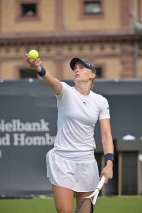 26 06 2023, xbrx, tennis Bad Homburg Open WTA 250, emspor, v l Teichmann, Jil SUI , plays the ball,focused, concentrated Bad Homburg
