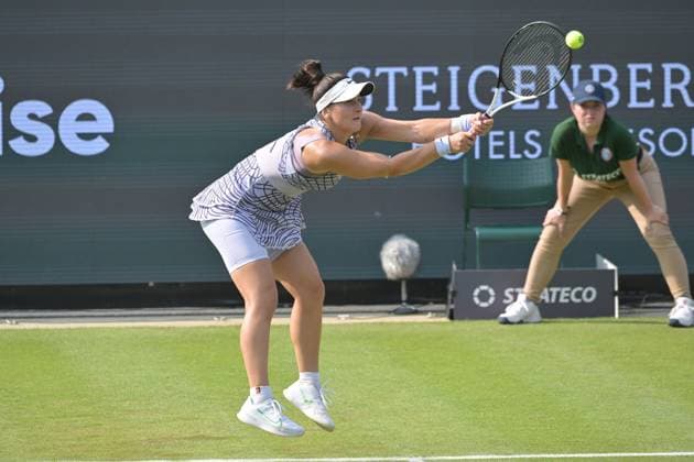 26 06 2023, xbrx, tennis Bad Homburg Open WTA 250, emspor, v l Andreescu, Bianca CAN , plays the ball, focused, concentrated Bad Homburg