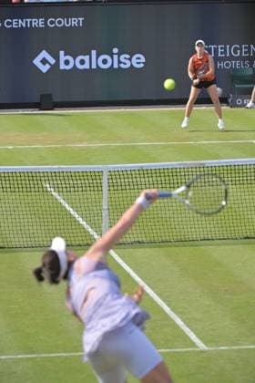 26 06 2023, xbrx, Tennis Bad Homburg Open WTA 250, emspor, v l Andreescu, Bianca CAN , plays the ball, focused, concentrated, Kartal, Sonay GBR Bad Homburg