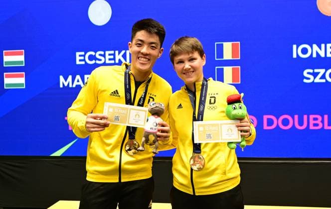 Sport Themen der Woche KW26 Sport Bilder des Tages DAng QIU und Nina MITTELHAM, Deutschland, Gewinnen Gold im Mixed bei den Europaspiele in Krakau und sichern sich damit ihren persönlichen Startplatz bei den Olympischen Spielen in Paris. DAng QIU und Nina MITTELHAM, Deutschland, Gewinnen Gold im Mixed bei den European Games in Krakau und sichern sich damit ihren persönlichen Startplatz bei den Olympischen Spielen in Paris. Krakau Krakau Hutnik Arena Polen *** DAng QIU and Nina MITTELHAM, Germany, Win Gold in Mixed at the European Games in Krakow and thus secure their personal starting place at the Olympic Games in Paris DAng QIU and Nina MITTELHAM, Germany, Win Gold in Mixed at the European Games in Krakow and thus secure their personal starting place at the Olympic Games in Paris Krakow Krakow Hutnik Arena Poland