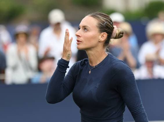 Sport Bilder des Tages 26th June 2023; Devonshire Park, Eastbourne, East Sussex, England: Rothesay International Eastbourne, Day 1, Anan Bogdan (Rou) celebrates her victory after defeating Sorana Cirstea (ROU)  ActionPlus12524334 HongboxChen