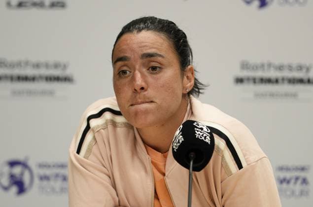 Mandatory Credit: Photo by Dave Shopland Shutterstock (13984798i) Tunisia s Ons Jabeur press conference, PK, Pressekonferenz Rothesay International Eastbourne, Tennis, Day Two, Devonshire Park, Eastbourne, UK - 27 Jun 2023 Rothesay International Eastbourne, Tennis, Day Two, Devonshire Park, Eastbourne, UK - 27 Jun 2023 Copyright: xDavexShopland Shutterstockx 13984798i