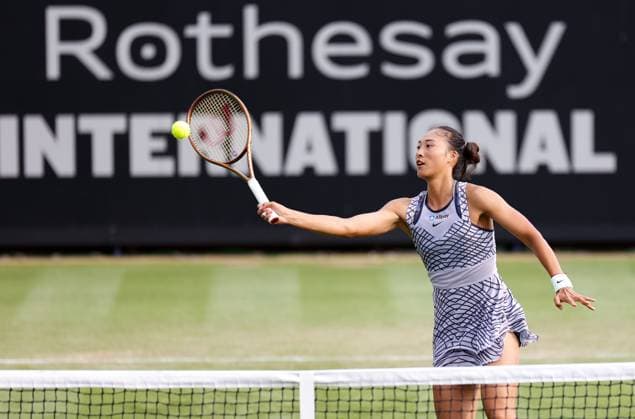 27th June 2023; Devonshire Park, Eastbourne, East Sussex, England: Rothesay International Eastbourne, Day 2; Qinwen Zheng (CHN) plays a forehand against Jessica Pegula (USA)  ActionPlus12524569 HongboxChen