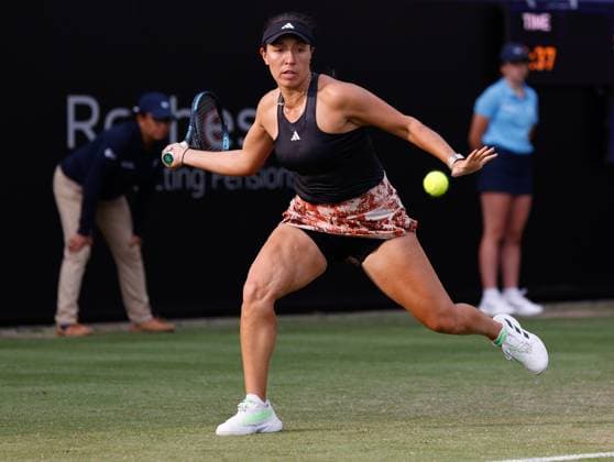 27th June 2023; Devonshire Park, Eastbourne, East Sussex, England: Rothesay International Eastbourne, Day 2; Jessica Pegula (USA) plays a forehand against Qinwen Zheng (CHN)  ActionPlus12524577 HongboxChen