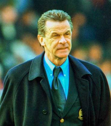 RECORD DATE NOT STATED Aus 1. BL. Saison 1999 2000 VfL Wolfsburg - Bayern München 1:1 am 01.04.2000. Im Foto: Bayern Trainer Ottmar Hitzfeld *** From 1 BL season 1999 2000 VfL Wolfsburg Bayern Munich 1 1 on 01 04 2000 In photo Bayern coach Ottmar Hitzfeld