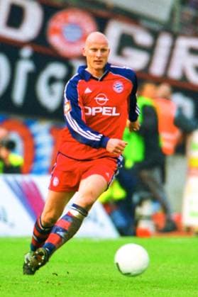 RECORD DATE NOT STATED Aus 1. BL. Saison 1999 2000 VfL Wolfsburg - Bayern München 1:1 am 01.04.2000. Im Foto: Bayern Spieler Carsten Jancker *** From 1 BL season 1999 2000 VfL Wolfsburg Bayern Munich 1 1 on 01 04 2000 In photo Bayern player Carsten Jancker