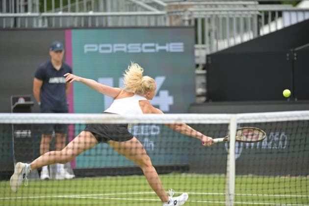 28 06 2023, xbrx, tennis Bad Homburg Open WTA 250, emspor, v l Siniakova, Katerina CZE , plays the ball, focused, concentrated Bad Homburg