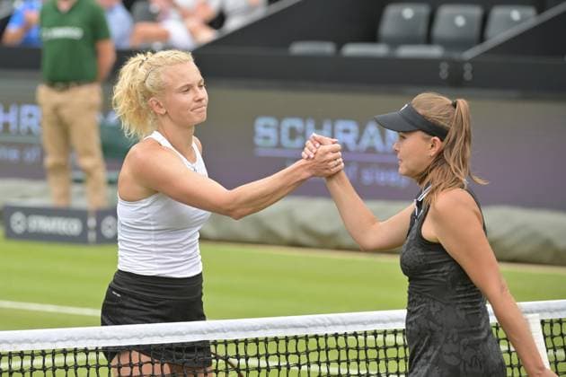 28 06 2023, xbrx, Tennis Bad Homburg Open WTA 250, emspor, v l shake hands after match, Siniakova, Katerina CZE , cheers, cheering after end of match, winner, sieg, siegerin, Rodina, Evgeniya Bad Homburg