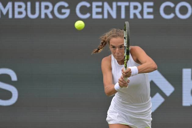 28 06 2023, xbrx, tennis Bad Homburg Open WTA 250, emspor, v l Bronzetti, Lucia ITA , focused, concentrated, plays the ball Bad Homburg