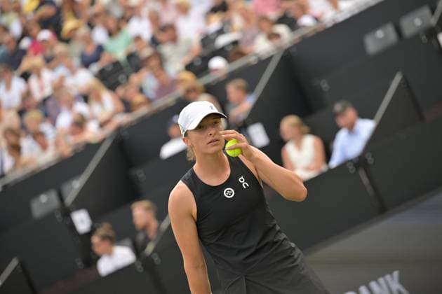 28 06 2023, xbrx, tennis Bad Homburg Open WTA 250, emspor, v l Swiatek, Iga POL , focused, focused Bad Homburg.