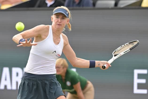 28 06 2023, xbrx, tennis Bad Homburg Open WTA 250, emspor, v l Teichmann, Jil SUI , plays the ball, focused, concentrated Bad Homburg