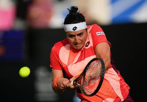 Mandatory Credit: Photo by Dave Shopland Shutterstock (13984799dd) Tunisia s Ons Jabeur in 2nd round defeat Rothesay International Eastbourne, Tennis, Day Three, Devonshire Park, Eastbourne, UK - 28 Jun 2023 Rothesay International Eastbourne, Tennis, Day Three, Devonshire Park, Eastbourne, UK - 28 Jun 2023 Copyright: xDavexShopland Shutterstockx 13984799dd