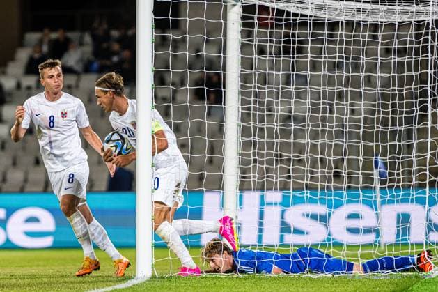 230628 Erik Botheim of Norway celebrates after scoring the 0 1 goal during the UEFA European Under 21 Championship group stage football match between Italy and Norway on June 28, 2023 in Cluj Napoca Photo Marius Simensen BILDBYRAN COP 238 MM0023 bbeng euro under 21 football fotball fotboll italia jubel norge norway soccer taly u21 u21 em uefa european under 21 championship  Copyright: MARIUSxSIMENSEN BB230628BB307