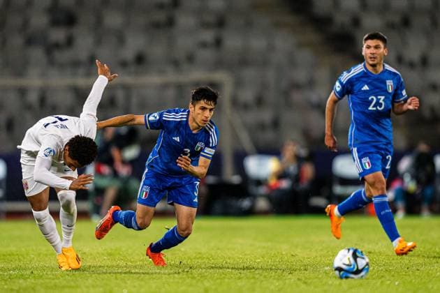 230628 Antonio Nusa of Norway and Fabiano Parisi of Italy during the UEFA European Under 21 Championship group stage football match between Italy and Norway on June 28, 2023 in Cluj Napoca Photo Marius Simensen BILDBYRAN COP 238 MM0023 bbeng euro under 21 football fotboll fotboll italia norge norway soccer taly u21 u21 em uefa european under 21 championship  Copyright: MARIUSxSIMENSEN BB230628BB321