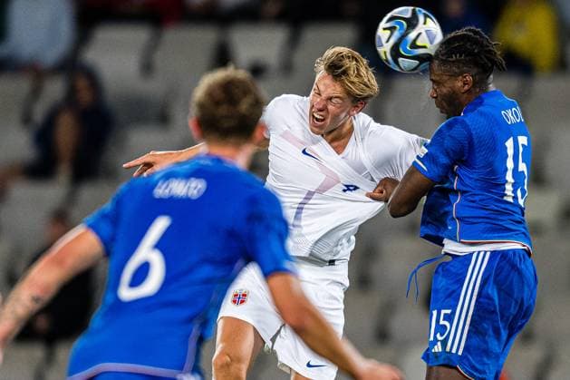 230628 Jesper Norman Daland of Norway and Memeh Caleb Okoli of Italy during the UEFA European Under 21 Championship group stage football match between Italy and Norway on June 28, 2023 in Cluj Napoca Photo Marius Simensen BILDBYRAN COP 238 MM0023 bbeng euro under 21 football fotboll fotboll italia norge norway soccer taly u21 u21 em uefa european under 21 championship  Copyright: MARIUSxSIMENSEN BB230628BB328