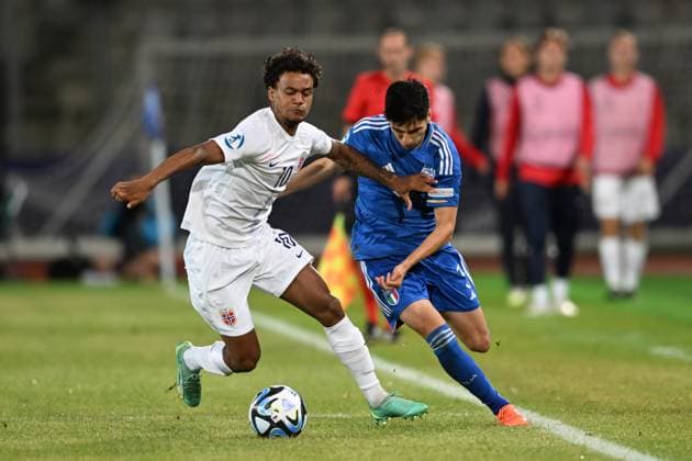 Oscar Bobb (Norway U21, U 21 Fabiano Parisi (Italy U21) during the UEFA Under 21 Championship Georgia-Romania 2023 match between Italy 0-1 Nowey at Cluj Arena on June 28, 2023 in Cluj-Napoca, Romania. Noxthirdxpartyxsales  (222931011)