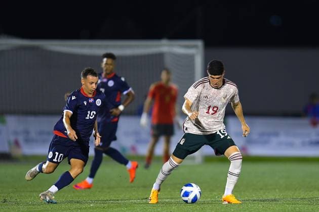 RECORD DATE NOT STATED JCC San Salvador 2023 Mexico vs Dominican Republic (L-R), Fabian Messina of Dominican and Zahid Munoz of Mexico during the game Mexico vs Dominican Republic, corresponding to Group A of Mens Soccer at the Central American and Caribbean Games San Salvador 2023, at Las Delicias National Stadium, on June 28, 2023. <br><br> (I-D), Fabian Messina de Dominican y Zahid Munoz de Mexico durante el partido Mexico vs Republica Dominicana, correspondiente al Grupo A del Futbol Masculino en los Juegos Centroamericanos y del Caribe San Salvador 2023, en el Estadio Nacional Las Delicias, el 28 de Junio de 2023. SAN SALVADOR SAN SALVADOR EL SALVADOR  Copyright: xAdrianxMaciasx 20230628213640_JCC_23_M_MEX_DOM_MUNOZ20