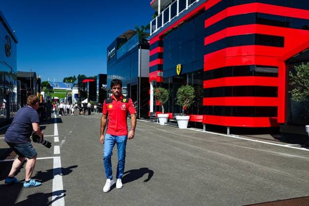 SAINZ Carlos (spa), Scuderia Ferrari SF-23, portrait during the 2023 Formula 1 Rolex Grosser Preis von Osterreich, 2023 Austrian Grand Prix, 9th round of the 2023 Formula One World Championship, WM, Weltmeisterschaft from June 30 to July 2, 2023 on the Red Bull Ring, in Spielberg, Austria - F1 - AUSTRIAN GRAND PRIX 2023 DPPI Panoramic  00123022_G0OD9992 