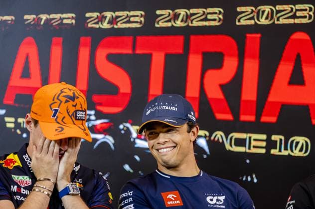 SPIELBERG - Max Verstappen (Red Bull Racing) and Nyck de Vries (AlphaTauri) have a chat during the media day press conference, PK, Pressekonferenz leading up to the Austrian Grand Prix at the Red Bull Ring on June 29, 2023 in Spielberg, Austria. ANP SEM VAN DER WAL F1 Grand Prix of Austria - Previews 2023 xVIxANPxSportx xxANPxIVx 472718255 originalFilename: 472718255.jpg