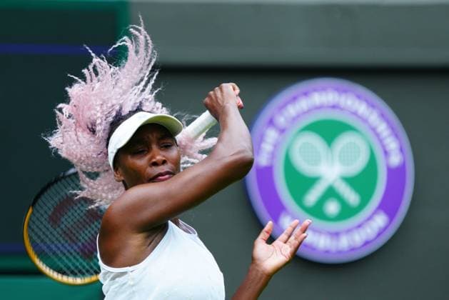 Sport Bilder des Tages Mandatory Credit: Photo by Javier Garcia Shutterstock (13987384y) Venus Williams practices Wimbledon Tennis Championship Practice and Previews, The All England Lawn Tennis and Croquet Club, London, UK - 29 Jun 2023 Wimbledon Tennis Championship Practice and Previews, The All England Lawn Tennis and Croquet Club, London, UK - 29 Jun 2023  Copyright: xJavierxGarcia Shutterstockx 13987384y