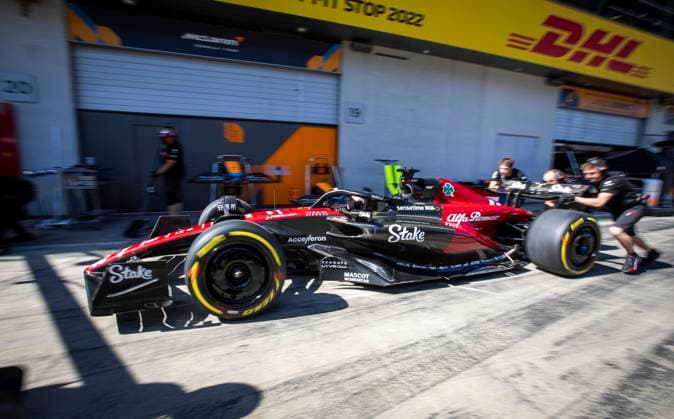 FORMULA 1 - GP of Austria 2023 SPIELBERG,AUSTRIA,29.JUN.23 - MOTORSPORTS, FORMULA 1 - Grand Prix of Austria, Red Bull Ring, preview, pit lane walk. Image shows the team of Alfa Romeo practicing a pit stop.  GEPAxpictures xWolfgangxJannach