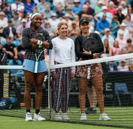 Rothesay International Eastbourne Day Six Coco Gauff and Jessica Pegula during the Womens Quarter Final of the Rothesay International Eastbourne Day Six at Devonshire Park Tennis, Eastbourne Copyright: xDarrenxWoolleyx FIL-18660-0028 UK Newspapers OUT