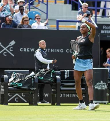 Rothesay International Eastbourne Day Six Coco Gauff applauds the crowd after winning the Womens Quarter Final of the Rothesay International Eastbourne Day Six at Devonshire Park Tennis, Eastbourne Copyright: xDarrenxWoolleyx FIL-18660-0066 UK Newspapers OUT