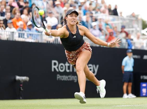 29th June 2023; Devonshire Park, Eastbourne, East Sussex, England: Rothesay International Eastbourne, Day 4; Jessica Pegula (USA) reaches for a forehand against Coco Gauff (USA)  ActionPlus12524976 HongboxChen