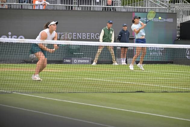 30 06 2023, xbrx, tennis Bad Homburg Open WTA 250, emspor, v l Neel, Ingrid EST , Wu, Fang Hsien TPE , plays the ball, focused, concentrated Bad Homburg