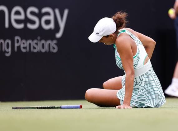 30th June 2023; Devonshire Park, Eastbourne, East Sussex, England: Rothesay International Eastbourne, Day 5, Madison Keys (USA) slips during the match against Coco Gauff (USA)  ActionPlus12525176 HongboxChen