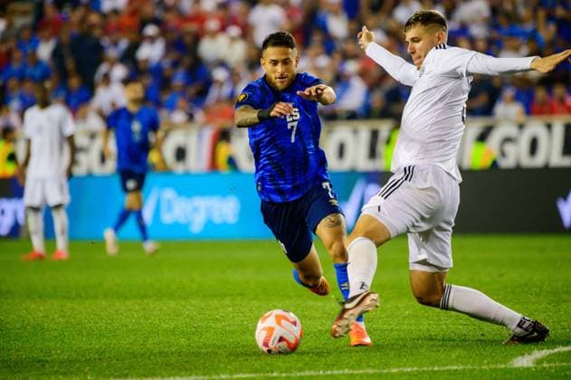 June 30, 2023, Harrrison, New Jersey, U.S: June 30, 2023, Harrison NJ- El Salvador player JOSHUA PEREZ (7) fights for the ball with Costa Rica player, JUAN PABLO VARGAS (3) during the CONCACAF game held at the RedBull Arena Harrrison U.S. - ZUMArf1_ 20230630_zaf_rf1_029 Copyright: xRickyxFitchettx