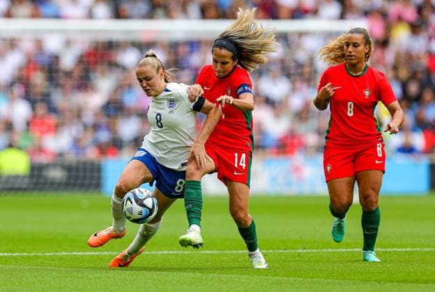 England Women v Portugal Friendly 01 07 2023. Women s International Georgia Stanway (8) of England battles with Dolores Silva (14) of Portugal during the Friendly match between England Women and Portugal at stadium:mk, Milton Keynes, England on 1 July 2023. Editorial use only , Copyright: xNigelxKeenex PSI-17585-0015
