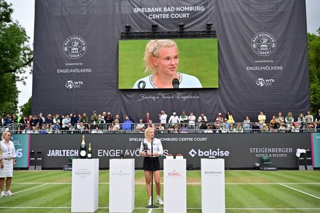 01 07 2023, xbrx, Tennis Bad Homburg Open WTA 250, emspor, v l FINALS, award ceremony, ceremony, 1 place, 1st place, Siniakova, Katerina CZE , trophy, trophaee Bad Homburg