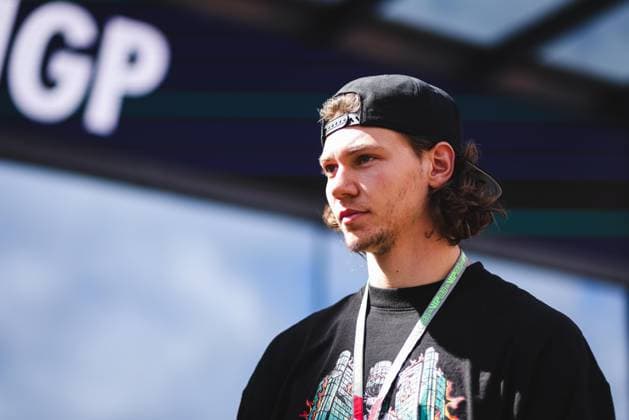 FORMULA 1 - GP of Austria 2023 SPIELBERG,AUSTRIA,02.JUL.23 - MOTORSPORTS, FORMULA 1 - Grand Prix of Austria, Red Bull Ring. Image shows Moritz Seider (Detroit Red Wings).  GEPAxpictures xDanielxGoetzhaber