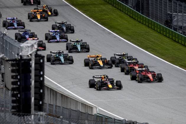 SPIELBERG - Max Verstappen (Red Bull Racing) takes the lead at the start of the Austrian Grand Prix at the Red Bull Ring on July 02, 2023 in Spielberg, Austria. ANP SEM VAN DER WAL F1 Grand Prix of Austria 2023 xVIxANPxSportx xxANPxIVx 472907508 originalFilename: 472907508.jpg