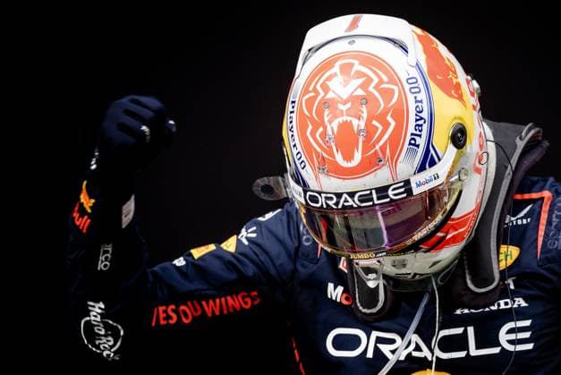 Sport Bilder des Tages Sport Bilder des Tages SPIELBERG - Max Verstappen (Red Bull Racing) celebrates his win at the Austrian Grand Prix at the Red Bull Ring on July 02, 2023 in Spielberg, Austria. ANP SEM VAN DER WAL F1 Grand Prix of Austria 2023 xVIxANPxSportx xxANPxIVx 472913910 originalFilename: 472913910.jpg