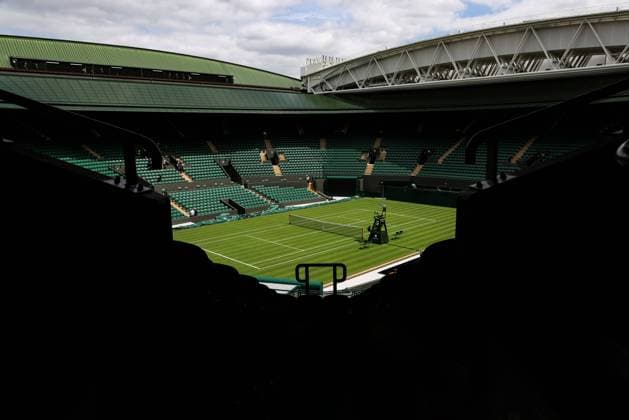 Sport Bilder des Tages 2nd July 2023; All England Lawn Tennis and Croquet Club, London, England: Wimbledon Tennis Tournament Practice Day; Entrance into Centre Court  ActionPlus12526505 JohnxPatrickxFletcher