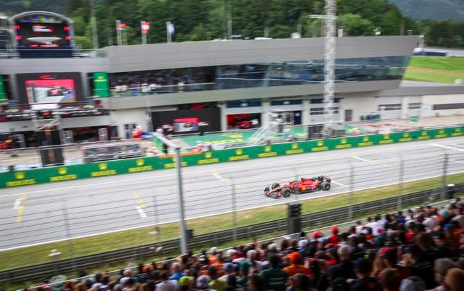 FORMULA 1 - GP of Austria 2023 SPIELBERG,AUSTRIA,02.JUL.23 - MOTORSPORTS, FORMULA 1 - Grand Prix of Austria, Red Bull Ring. Image shows Carlos Sainz (ESP Ferrari).  GEPAxpictures xWolfgangxJannach