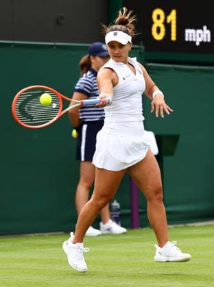 Mandatory Credit: Photo by Simon Dael Shutterstock (13992952e) Lauren Davis during her first round match Wimbledon Tennis Championships, Day 1, The All England Lawn Tennis and Croquet Club, London, UK - 03 Jul 2023 Wimbledon Tennis Championships, Day 1, The All England Lawn Tennis and Croquet Club, London, UK - 03 Jul 2023  Copyright: xSimonxDael Shutterstockx 13992952e