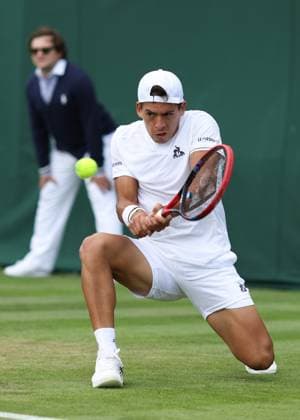 Wimbledon Tag Eins 3. Juli 2023, Wimbledon Wimbledon Tennis Championships Tag Eins Sebastian Baez ARG in Aktion während seines Herreneinzelspiels in der ersten Runde gegen Tomas Barrios Vera CHL Foto Charlotte Wilson Offside Wimbledon UK  Copyright: xCharlottexWilsonx xOffsidexOffside