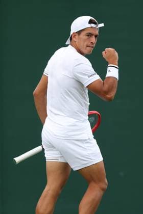 Wimbledon Tag Eins 3. Juli 2023, Wimbledon Wimbledon Tennis Championships Tag Eins Sebastian Baez ARG jubelt während seines Herreneinzelspiels in der ersten Runde gegen Tomas Barrios Vera CHL Foto Charlotte Wilson Abseits Wimbledon UK  Copyright: xCharlottexWilsonx xOffsidexOffside