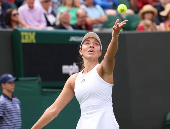 2023 Wimbledon Tournament LONDRES, LO - 03.07.2023: 2023 WIMBLEDON TOURNAMENT - Lauren Davis (USA) during Wimbledon 2023 Tournament held in London, England. (Photo: Andre Chaco Fotoarena) x2396400x  AndrexChaco