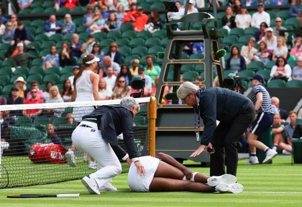 Mandatory Credit: Photo by Ella Ling Shutterstock (13992814cm) Venus Williams lies injured on Centre Court after falling and appearing to hurt her Knee Wimbledon Tennis Championships, Day 1, The All England Lawn Tennis and Croquet Club, London, UK - 03 Jul 2023 Wimbledon Tennis Championships, Day 1, The All England Lawn Tennis and Croquet Club, London, UK - 03 Jul 2023  Copyright: xEllaxLing Shutterstockx 13992814cm