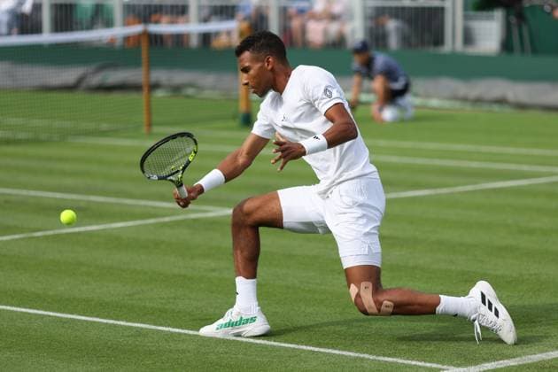Wimbledon Tag Eins 3. Juli 2023, Wimbledon Wimbledon Tennis Championships Tag Eins Felix Auger Aliassime CAN in Aktion während seines Herreneinzelspiels in der ersten Runde gegen Michael Mmoh USA Foto Charlotte Wilson Offside Wimbledon UK  Copyright: xCharlottexWilsonx xOffsidexOffside